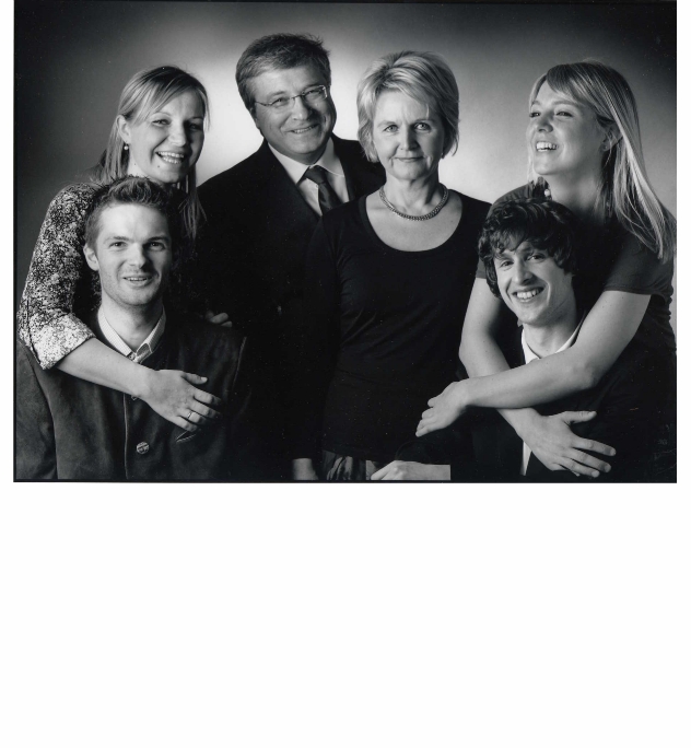 Familie Atzwanger – Otto und Renate mit den Töchtern