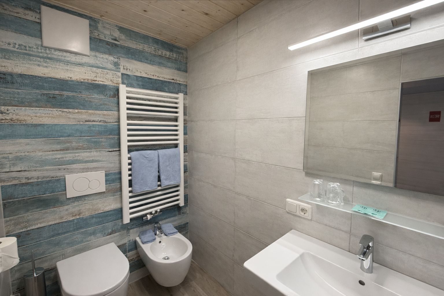 Badezimmer Holzoptik