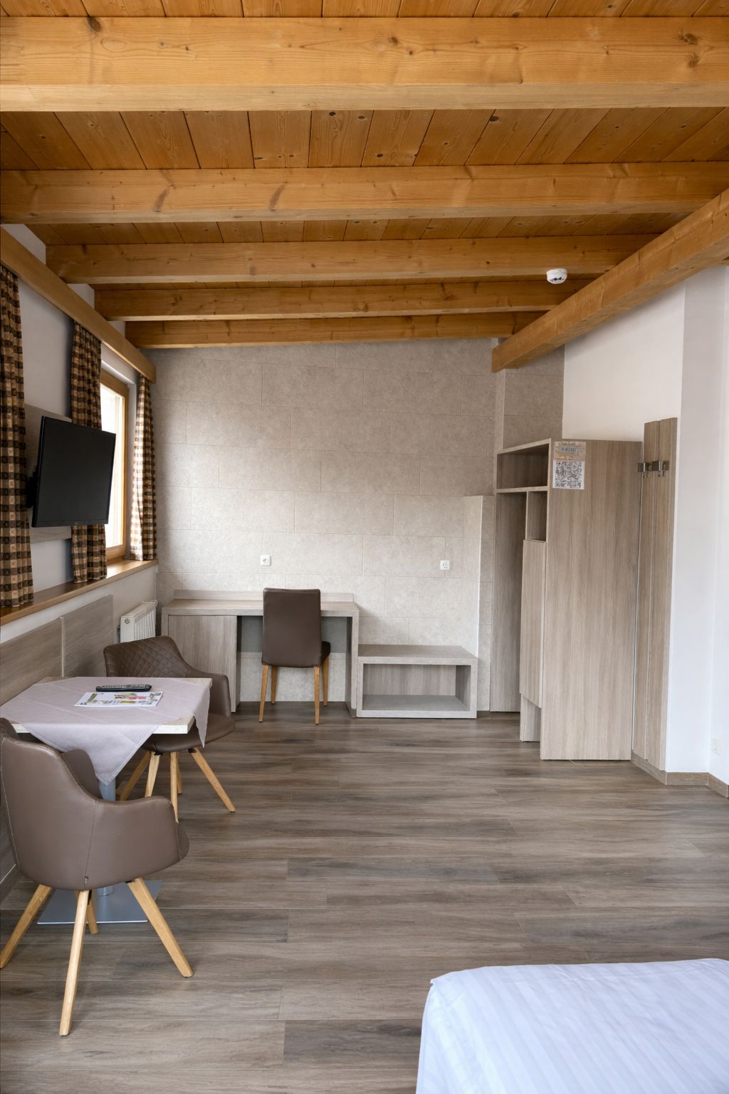 Hotelzimmer mit Sitzecke